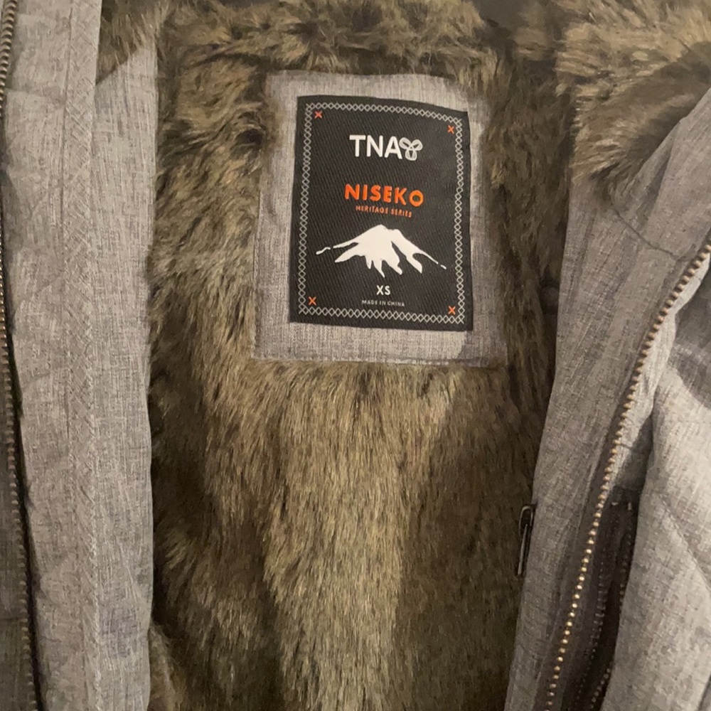 Aritzia Tna Niseko Parka View 2